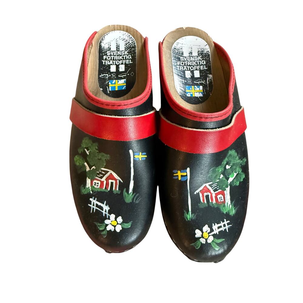 Svensk Fotriktig Trätoffel Wooden Clogs EU 39 Hand Painted Scene Made in Sweden